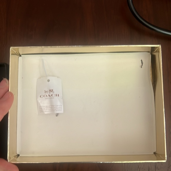 Coach Box - Picture 2 of 6